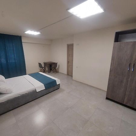 The Best Hotel-Hostel Erevan Esterno foto