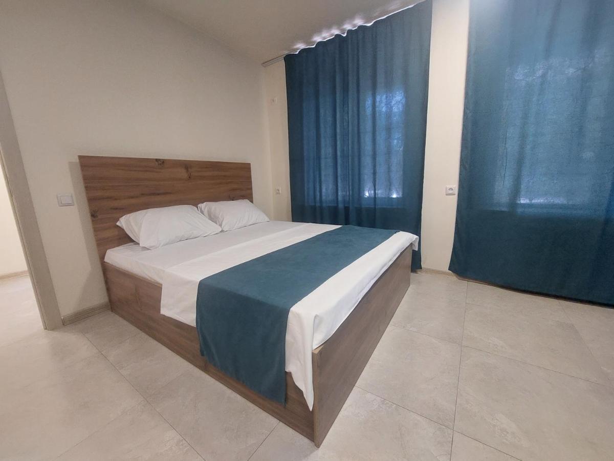 The Best Hotel-Hostel Erevan Esterno foto
