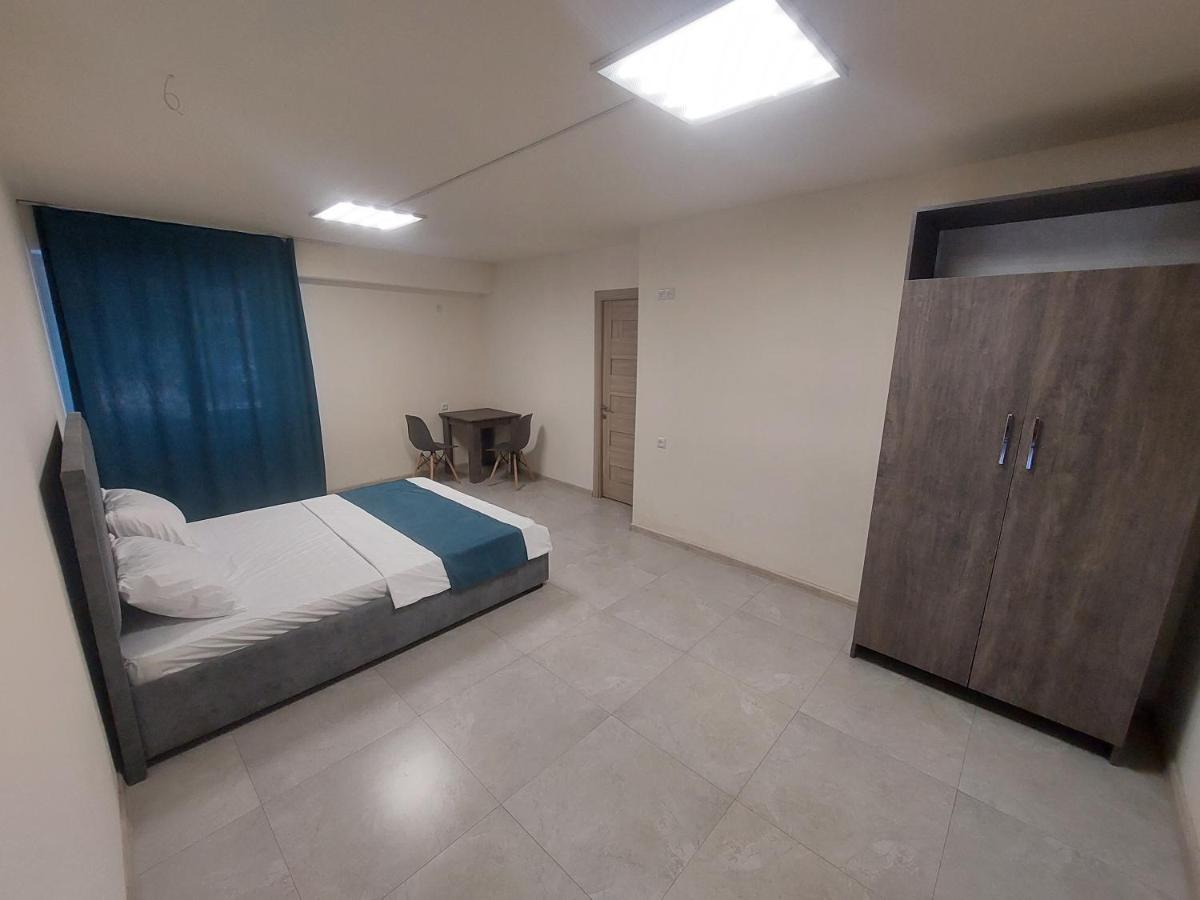 The Best Hotel-Hostel Erevan Esterno foto
