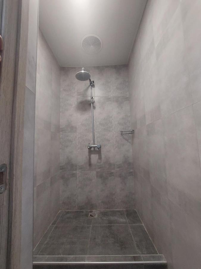 The Best Hotel-Hostel Erevan Esterno foto